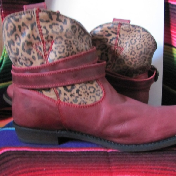 INDEPENDENT BOOT COMPANY  LADIES RED/LEOPARD SLIP - Picture 4 of 6